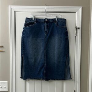 Classic Dark Blue Denim Midi Skirt with Side Slits